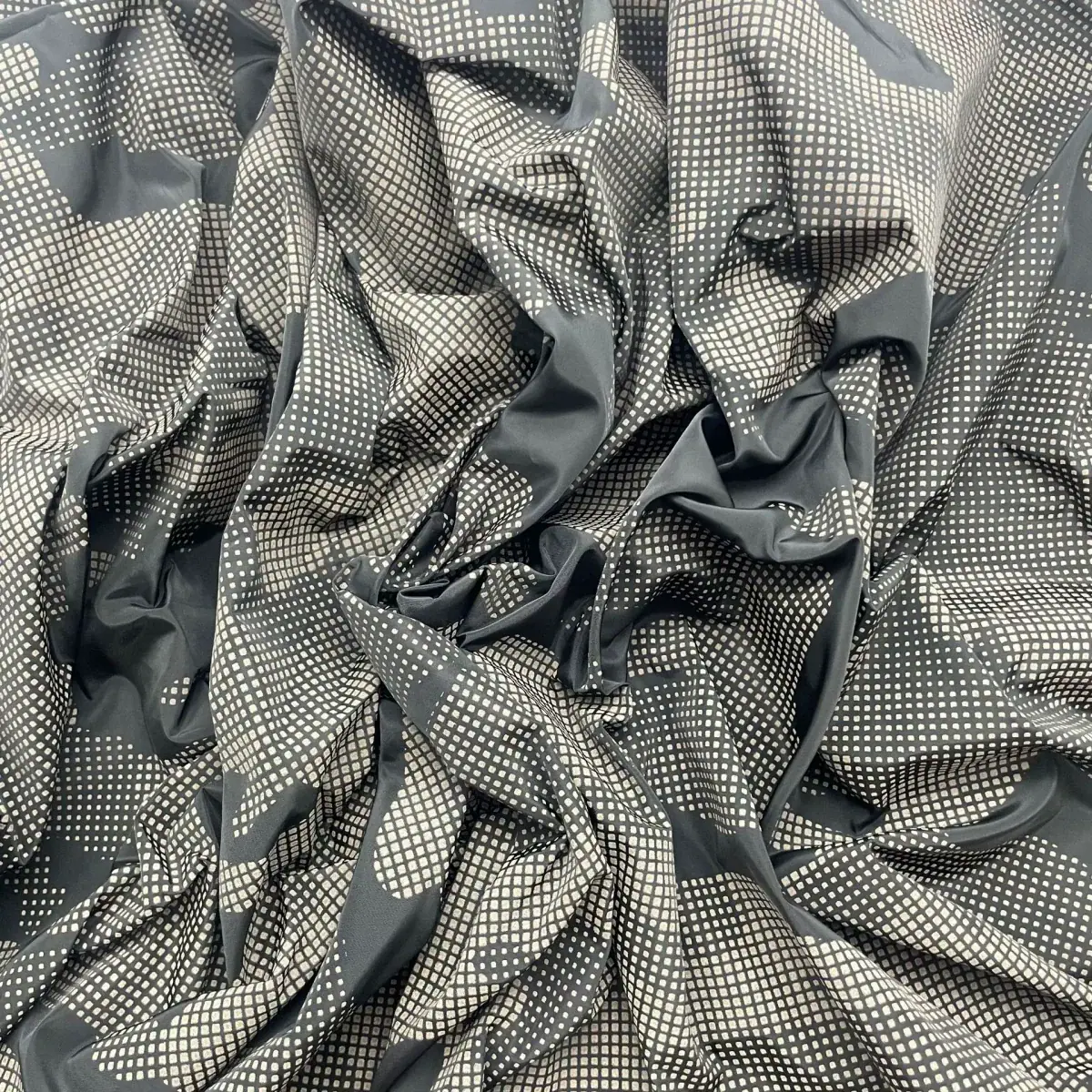 Reflective Glass Bead Printed Polyester Memory Camouflage Fabric fabric image